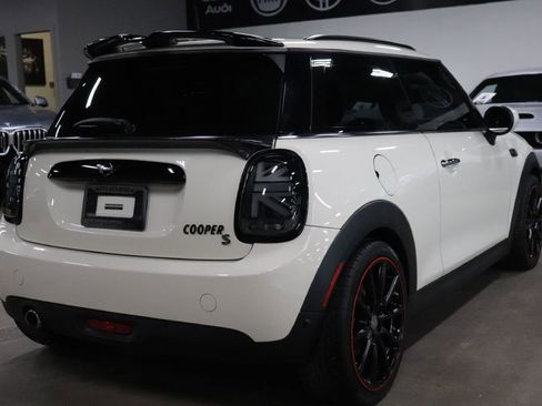Used 2021 MINI Cooper 2-Door Hardtop w/ Storage Package image 5
