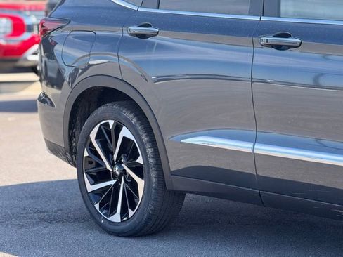 New 2025 Mitsubishi Outlander 4WD Plug-In Hybrid image 5