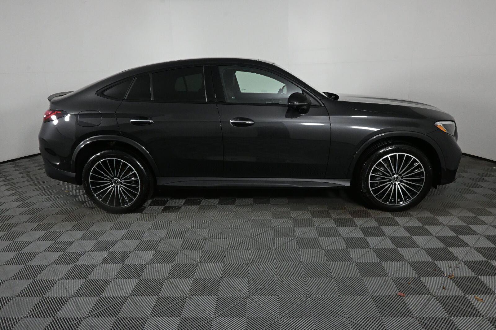 Used 2026 Mercedes-Benz GLC 300 4MATIC image 23