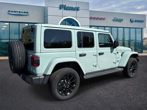 Used 2023 Jeep Wrangler Unlimited Sahara AWD/4WD image 2