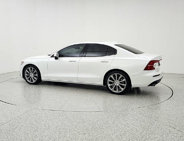 Used 2020 Volvo S60 T5 Momentum FWD image 7