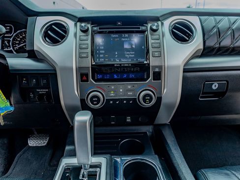 Used 2018 Toyota Tundra Platinum image 22