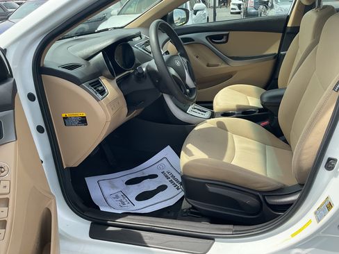 Used 2012 Hyundai Elantra GLS FWD image 12