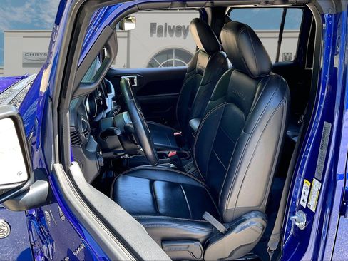 Used 2019 Jeep Wrangler Unlimited Sahara AWD/4WD image 21