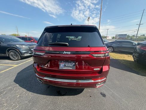 Used 2024 Jeep Grand Cherokee Overland AWD/4WD image 4