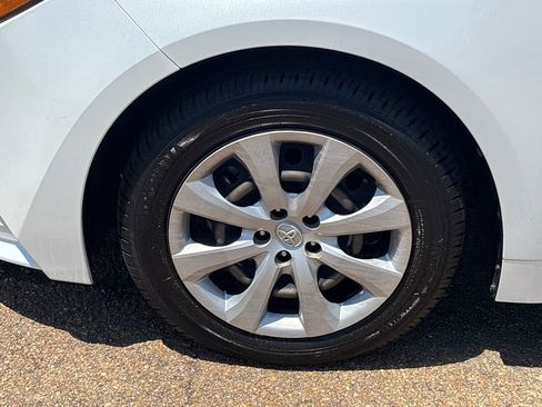 Used 2024 Toyota Corolla LE FWD image 22