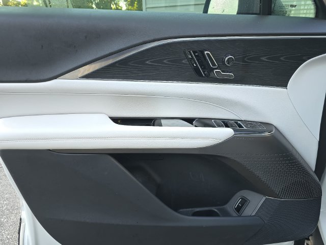 Used 2024 Cadillac Lyriq Luxury RWD image 21