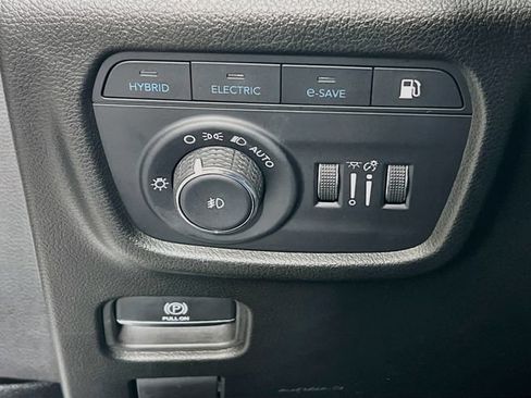 Used 2022 Jeep Grand Cherokee Overland w/ Advanced Protech Group III AWD/4WD image 26
