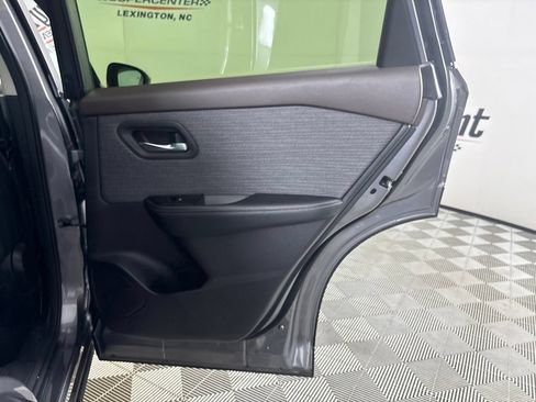 Used 2023 Nissan Rogue SV AWD/4WD image 25
