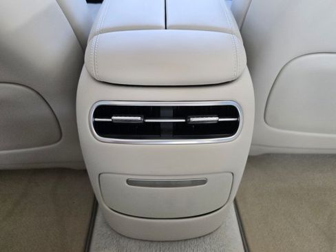 Used 2025 Genesis G90 3.5T AWD/4WD image 18