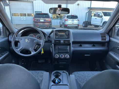 Used 2005 Honda CR-V LX image 9