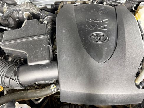 Used 2020 Toyota Tacoma TRD Off-Road AWD/4WD image 37