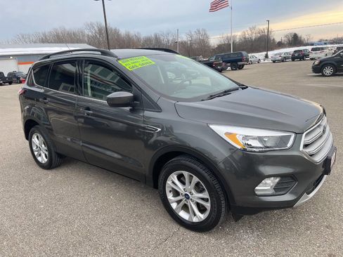 Used 2018 Ford Escape SE image 7