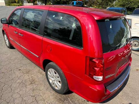 Used 2016 Dodge Grand Caravan American Value Package FWD image 3