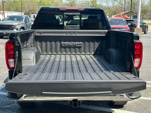 New 2026 GMC Sierra 1500 SLE w/ Preferred Package image 6