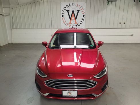 Used 2020 Ford Fusion SEL image 12