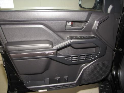 Used 2025 Toyota 4Runner TRD Off-Road AWD/4WD image 11