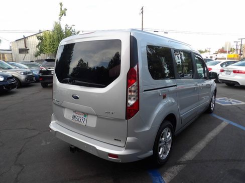 Used 2019 Ford Transit Connect XLT FWD image 3