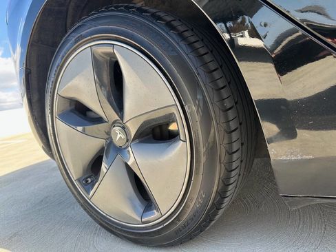Used 2019 Tesla Model 3 Long Range AWD/4WD image 4
