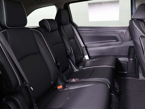 New 2026 Honda Odyssey Touring image 19