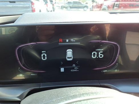 Used 2025 Kia Telluride S AWD/4WD image 31
