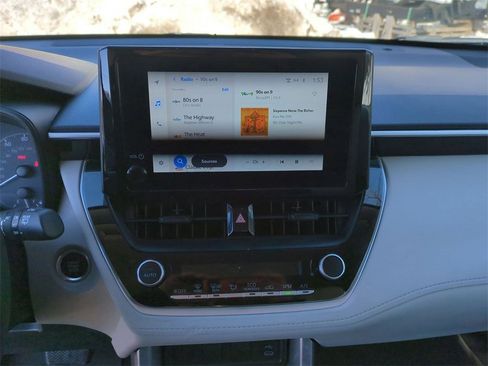 Used 2023 Toyota Corolla Cross LE image 12