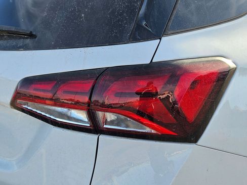 Used 2022 Chevrolet Equinox LS w/ LS Convenience Package image 12