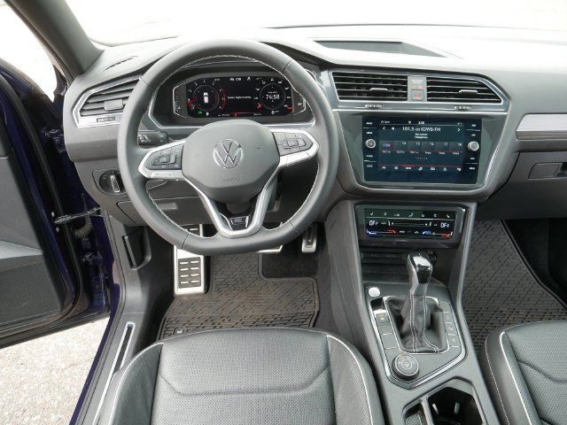 Certified 2023 Volkswagen Tiguan SEL R-Line AWD/4WD image 21