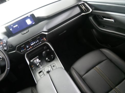 Certified 2025 MAZDA CX-90 3.3 Turbo w/ Select Package AWD/4WD image 11