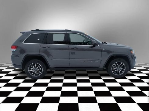 Used 2020 Jeep Grand Cherokee Laredo w/ Quick Order Package 2BN North image 9