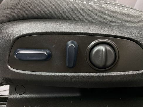 Certified 2023 GMC Terrain SLE w/ Driver Convenience Package image 12