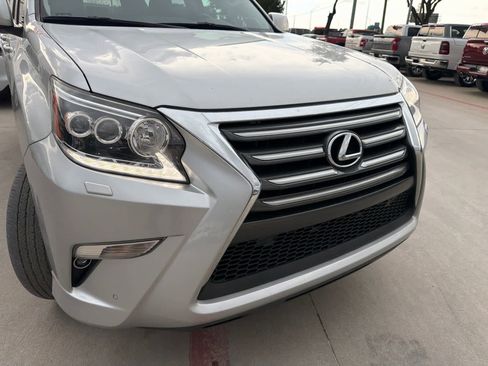 Used 2018 Lexus GX 460 Premium w/ Premium Package AWD/4WD image 4