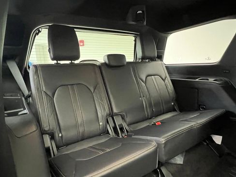 Used 2022 Ford Expedition Platinum image 10