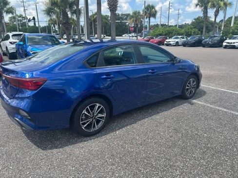Used 2023 Kia Forte LXS w/ LXS Technology Package FWD image 9