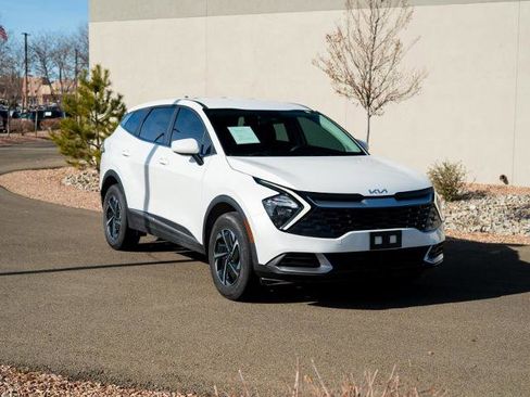 Used 2023 Kia Sportage LX image 1