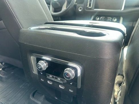 Used 2024 GMC Yukon Denali w/ Advanced Technology Package image 19