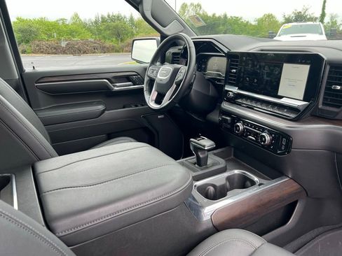 Used 2024 GMC Sierra 1500 SLT w/ SLT Premium Plus Package AWD/4WD image 9