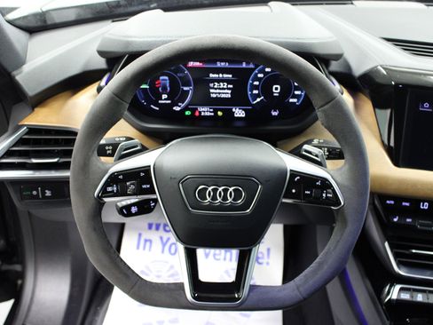 Used 2023 Audi e-tron GT Premium Plus image 16