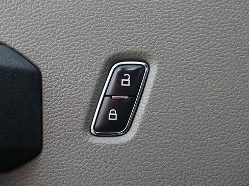 Used 2017 Ford F550 4x4 Crew Cab Super Duty image 24