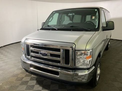 Used 2010 Ford E-350 and Econoline 350 XLT RWD image 3