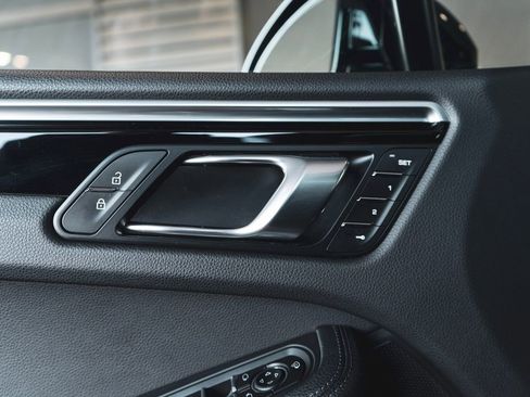 Used 2022 Porsche Macan image 30