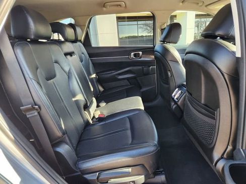 Used 2021 Kia Sorento S image 13
