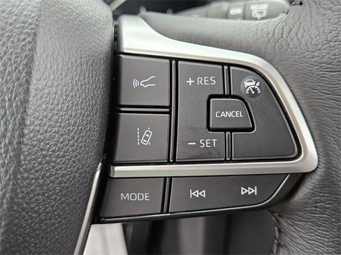 New 2026 Toyota Sienna XLE image 23