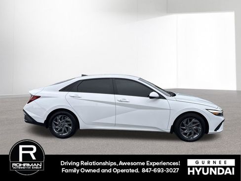 Certified 2024 Hyundai Elantra SEL FWD image 11