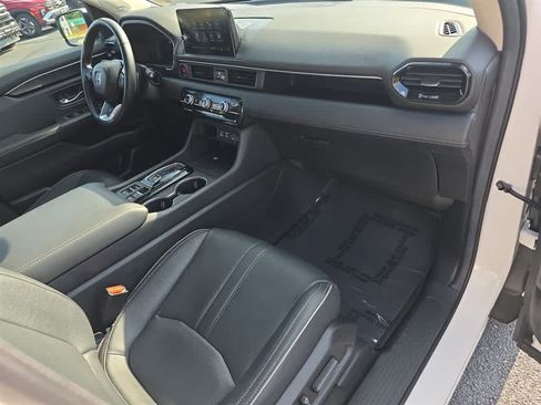 Certified 2025 Honda Pilot Elite image 13