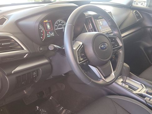 Used 2020 Subaru Forester Premium AWD/4WD image 8