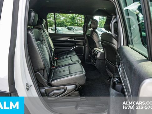 Used 2023 Jeep Wagoneer Series III w/ Preferred Equipment Group image 24