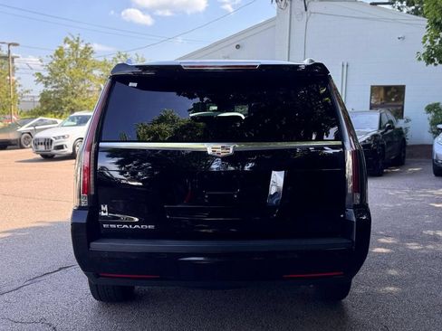 Used 2017 Cadillac Escalade Premium Luxury w/ LPO, Radiant Package AWD/4WD image 5
