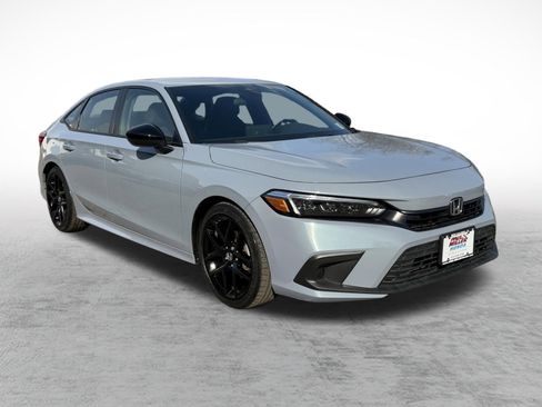 Used 2023 Honda Civic Sport image 3