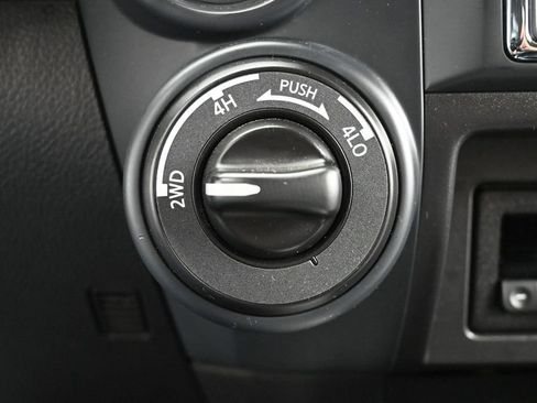 Used 2024 Nissan Titan SV w/ SV Convenience Package AWD/4WD image 26